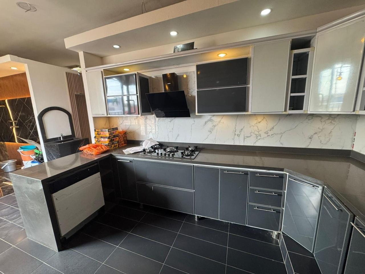 Custom Kitchen Cabinets: Design & Installation Services